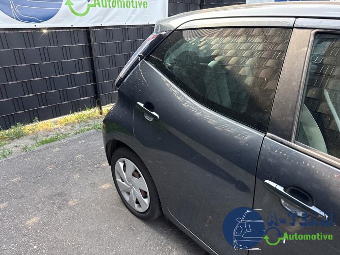 Toyota Aygo 1.0 12V VVT-i Sloopvoertuig (2015, Grijs)