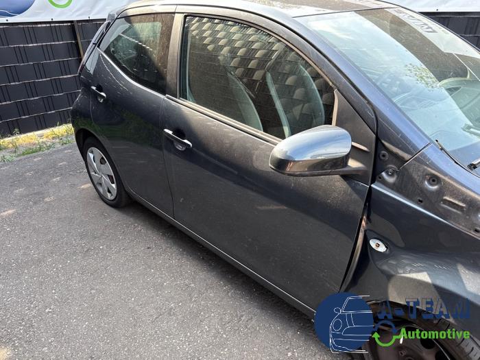 Toyota Aygo 1.0 12V VVT-i Sloopvoertuig (2015, Grijs)