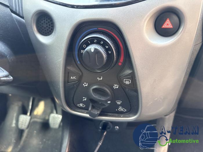 Toyota Aygo 1.0 12V VVT-i Sloopvoertuig (2015, Grijs)