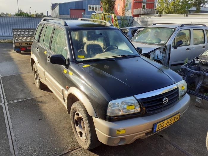 Suzuki Grand Vitara I 2.0 16V Sloopvoertuig (2001, Zwart, Beige)