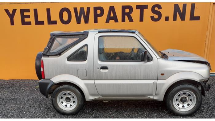 Suzuki Jimny Softtop 1.3i 16V 4x4 Sloopvoertuig (2001, Metallic, Zilver)