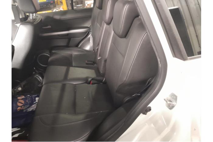 Suzuki Grand Vitara II 1.9 DDiS Sloopvoertuig (2011, Metallic, Wit)