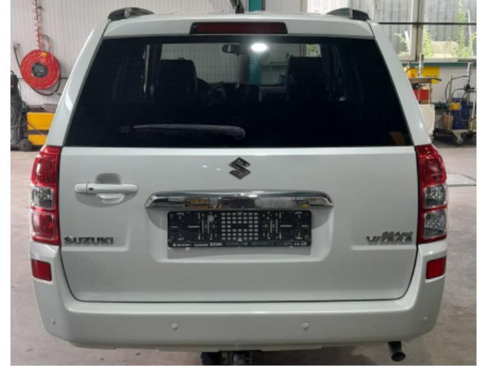 Suzuki Grand Vitara II 1.9 DDiS Sloopvoertuig (2011, Metallic, Wit)