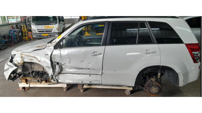 Suzuki Grand Vitara II 1.9 DDiS Sloopvoertuig (2011, Metallic, Wit)