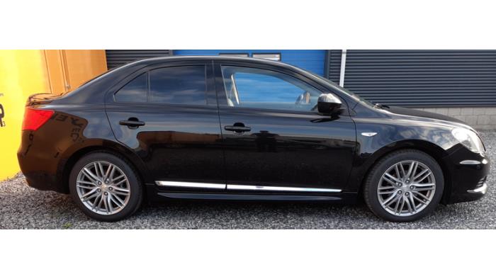 Suzuki Kizashi 2.4 16V 4x4 Sloopvoertuig (2011, Zwart)