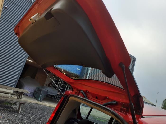 Suzuki Splash 1.2 VVT 16V Sloopvoertuig (2014, Rood)