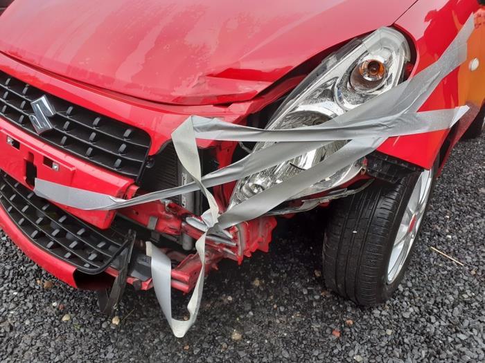 Suzuki Splash 1.2 VVT 16V Sloopvoertuig (2014, Rood)