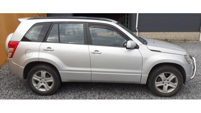 Suzuki Grand Vitara II 2.0 16V Sloopvoertuig (2006, Grijs)