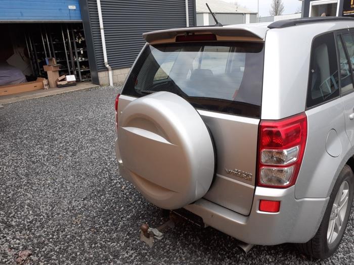 Suzuki Grand Vitara II 2.0 16V Sloopvoertuig (2006, Grijs)