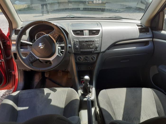 Suzuki Swift 1.2 16V Sloopvoertuig (2013, Rood)