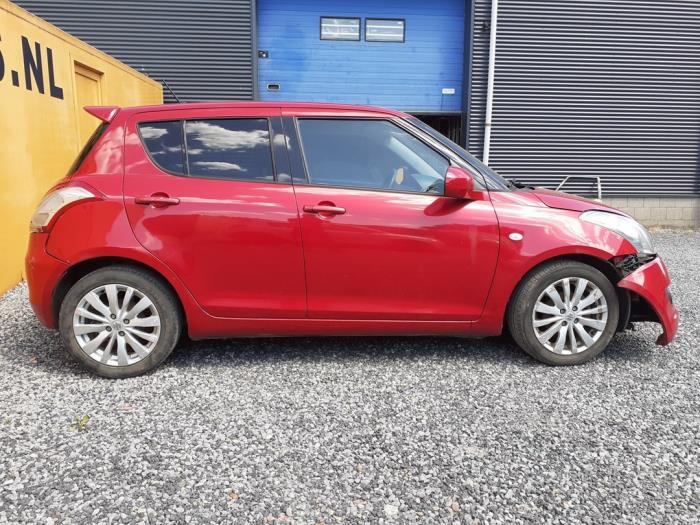 Suzuki Swift 1.2 16V Sloopvoertuig (2013, Rood)