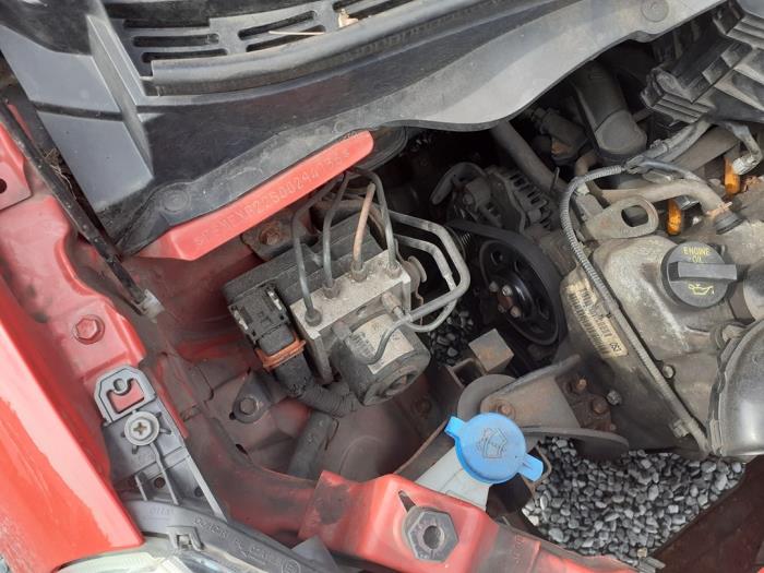 Suzuki Splash 1.0 12V Sloopvoertuig (2009, Rood)