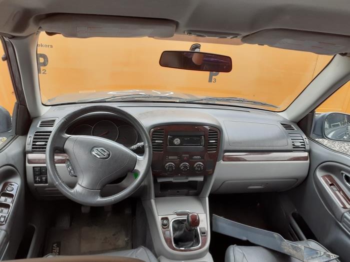 Suzuki Grand Vitara I 2.0 16V Sloopvoertuig (2005, Grijs)