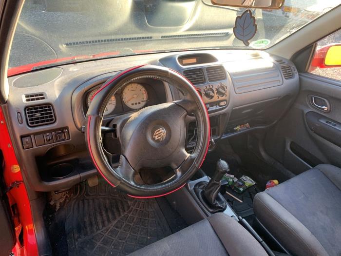 Suzuki Ignis 1.5 16V Sport Sloopvoertuig (2004, Rood)