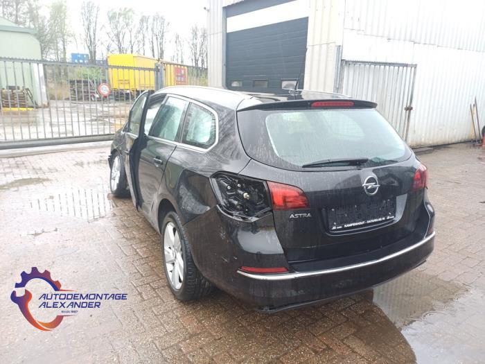 Opel Astra J Sports Tourer 1.4 Turbo 16V Sloopvoertuig (2014, Metallic, Zwart)