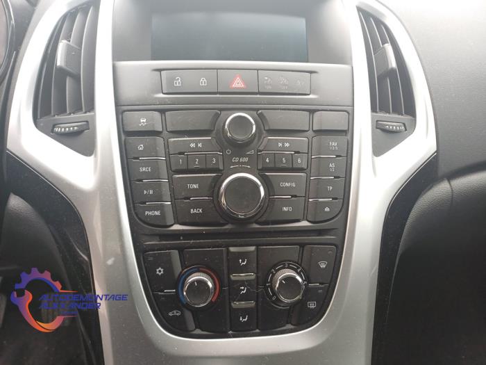 Opel Astra J Sports Tourer 1.4 Turbo 16V Sloopvoertuig (2014, Metallic, Zwart)