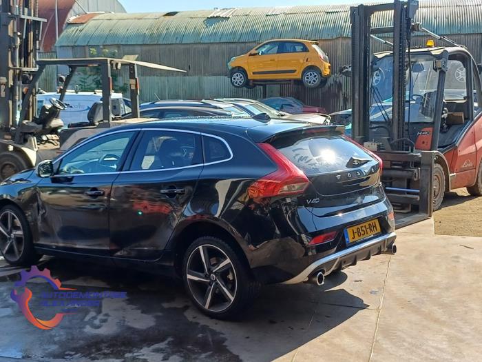 Volvo V40 2.0 D3 16V Sloopvoertuig (2015, Zwart)