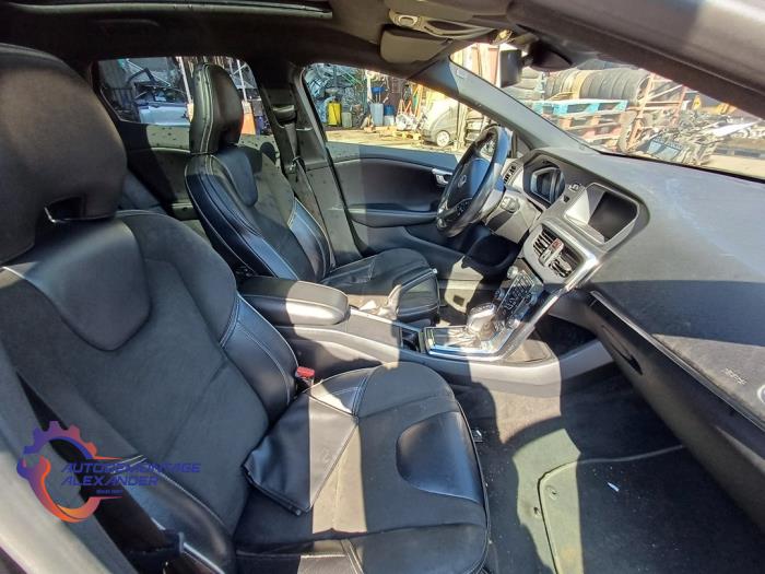 Volvo V40 2.0 D3 16V Sloopvoertuig (2015, Zwart)