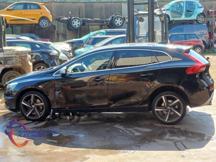 Volvo V40 2.0 D3 16V Sloopvoertuig (2015, Zwart)
