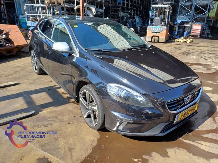 Volvo V40 2.0 D3 16V Sloopvoertuig (2015, Zwart)