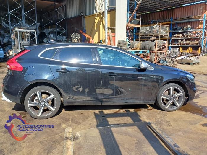 Volvo V40 2.0 D3 16V Sloopvoertuig (2015, Zwart)