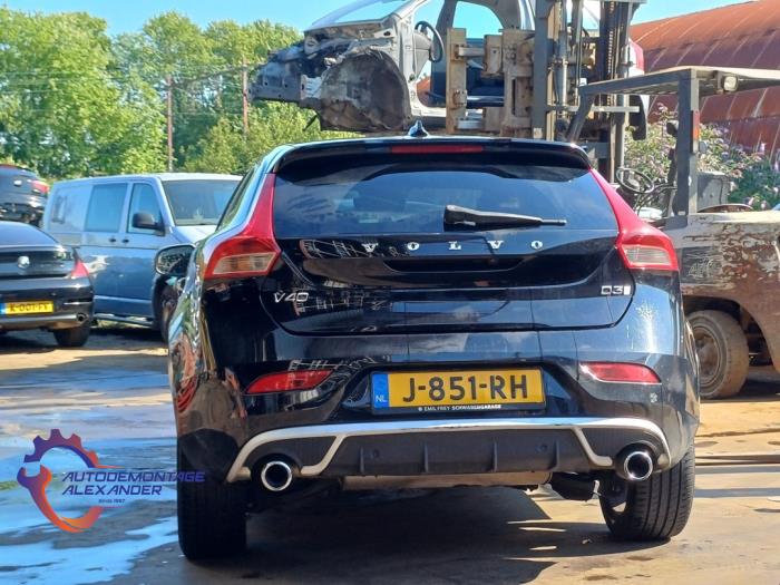 Volvo V40 2.0 D3 16V Sloopvoertuig (2015, Zwart)