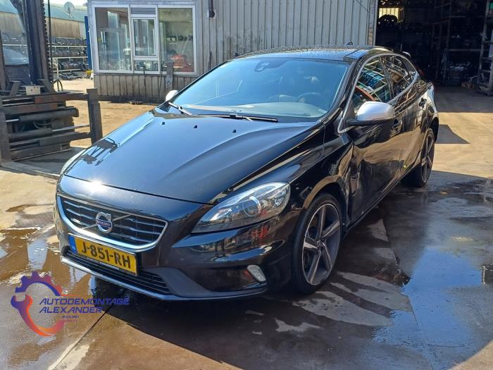 Volvo V40 2.0 D3 16V Sloopvoertuig (2015, Zwart)