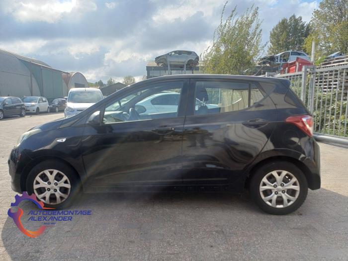 Hyundai i10 1.0 12V Sloopvoertuig (2014, Zwart)