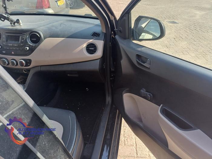 Hyundai i10 1.0 12V Sloopvoertuig (2014, Zwart)