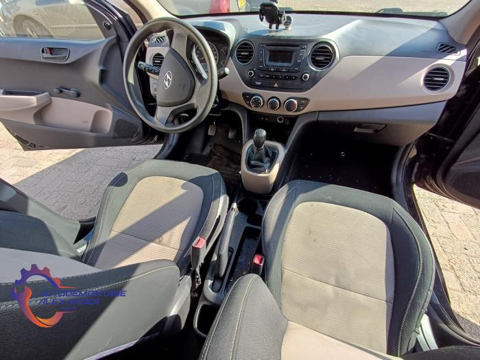 Hyundai i10 1.0 12V Sloopvoertuig (2014, Zwart)