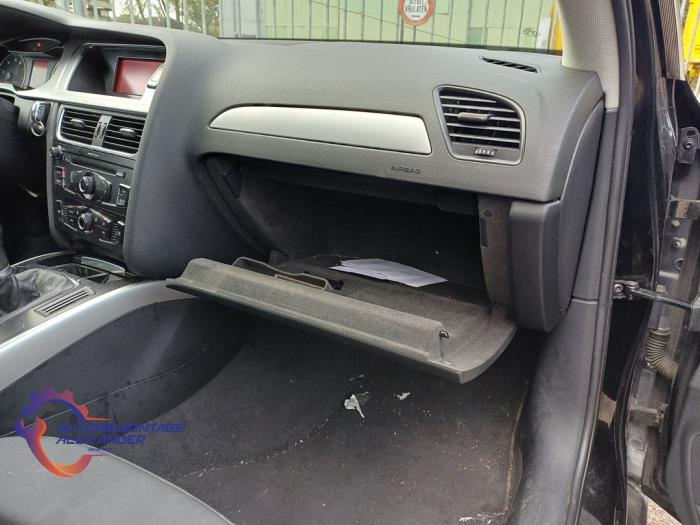 Audi A4 1.8 TFSI 16V Sloopvoertuig (2008, Zwart)