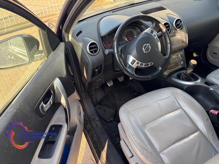 Nissan Qashqai 1.5 dCi DPF Sloopvoertuig (2011, Metallic, Zwart)