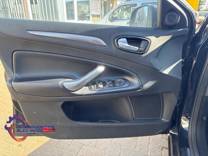 Ford Mondeo IV 2.0 16V Flexifuel Sloopvoertuig (2009, Zwart)