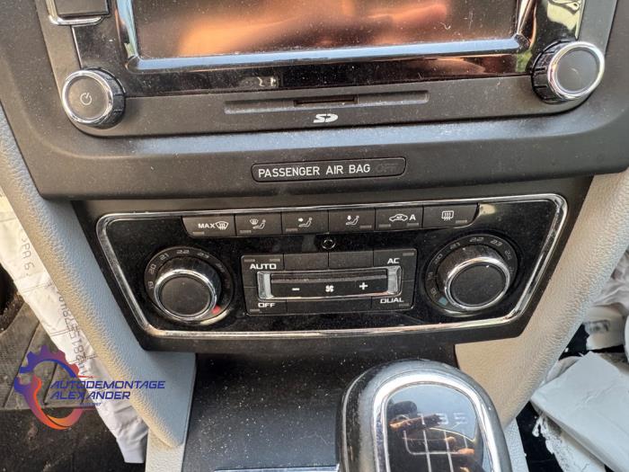 Skoda Superb Combi 1.6 TDI Sloopvoertuig (2011, Grijs)