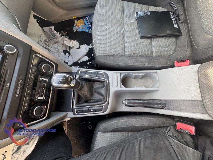 Skoda Superb Combi 1.6 TDI Sloopvoertuig (2011, Grijs)