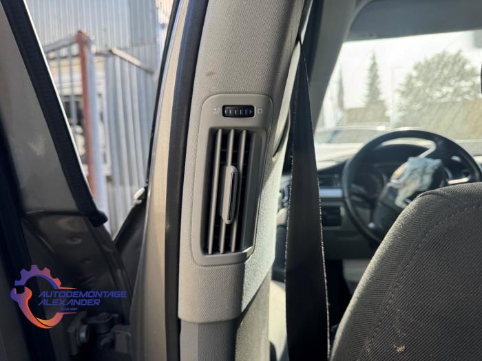 Skoda Superb Combi 1.6 TDI Sloopvoertuig (2011, Grijs)