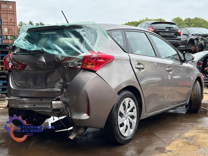 Toyota Auris 1.3 VVT-I 16V Sloopvoertuig (2015, 4V8)