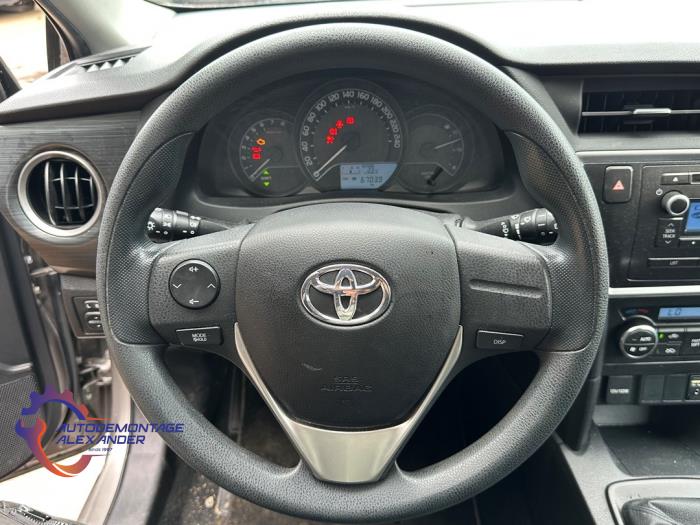 Toyota Auris 1.3 VVT-I 16V Sloopvoertuig (2015, 4V8)