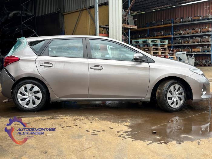Toyota Auris 1.3 VVT-I 16V Sloopvoertuig (2015, 4V8)