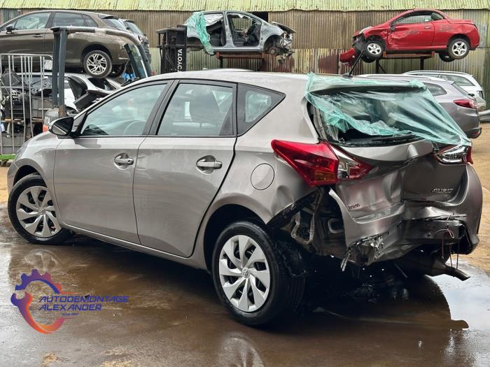 Toyota Auris 1.3 VVT-I 16V Sloopvoertuig (2015, 4V8)