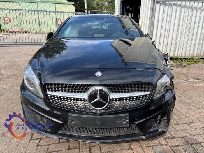 Mercedes A 1.6 A-180 16V Sloopvoertuig (2015, Zwart)