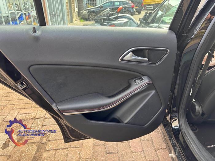 Mercedes A 1.6 A-180 16V Sloopvoertuig (2015, Zwart)