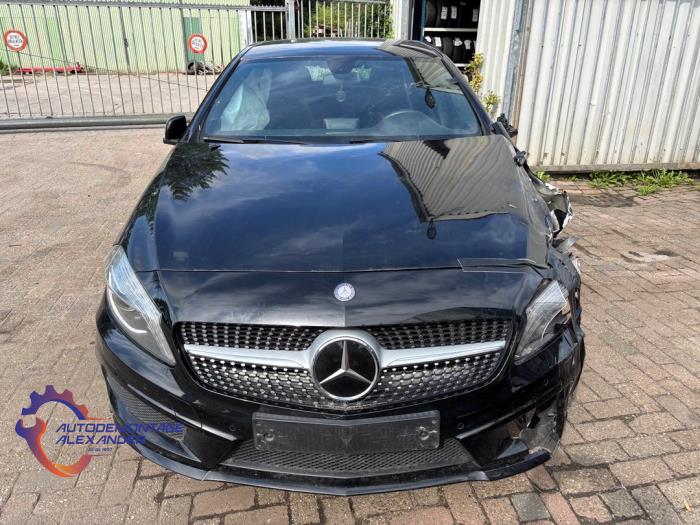 Mercedes A 1.6 A-180 16V Sloopvoertuig (2015, Zwart)
