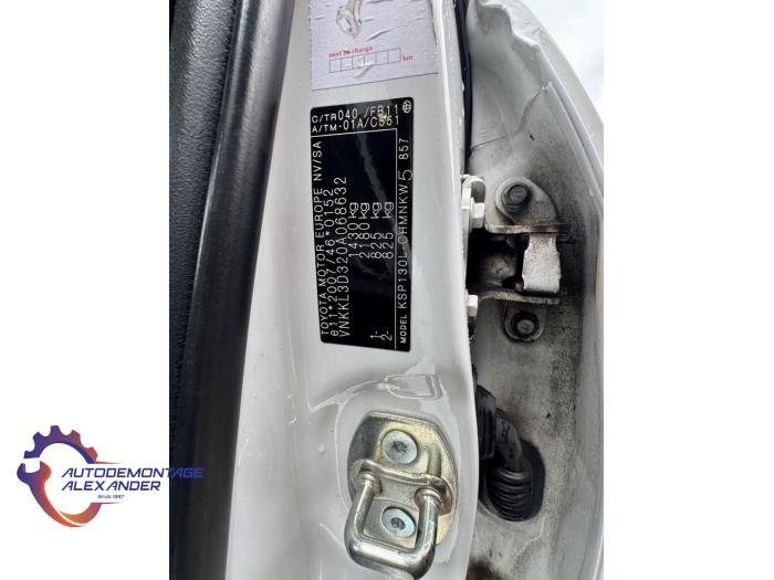 Toyota Yaris III 1.0 12V VVT-i Sloopvoertuig (2013, Wit)