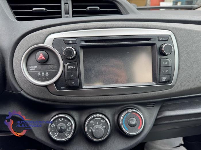 Toyota Yaris III 1.0 12V VVT-i Sloopvoertuig (2013, Wit)