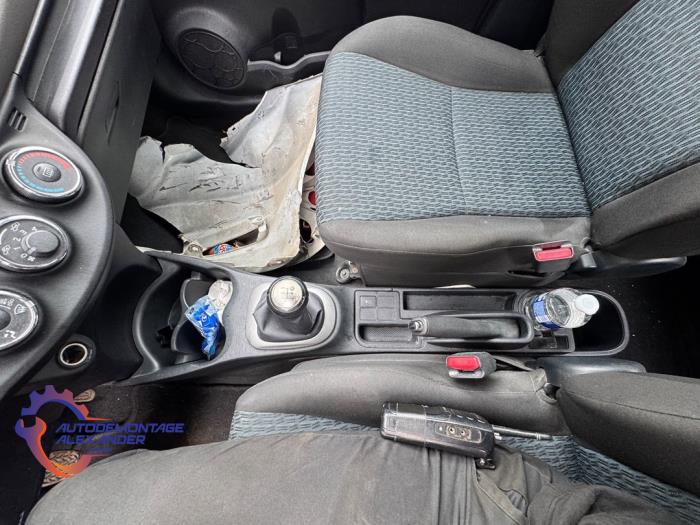 Toyota Yaris III 1.0 12V VVT-i Sloopvoertuig (2013, Wit)