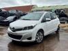 Toyota Yaris III 1.0 12V VVT-i Sloopvoertuig (2013, Wit)