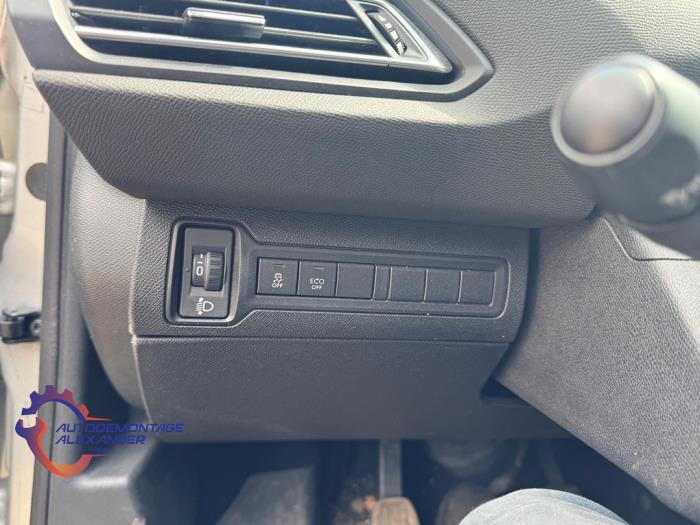 Peugeot 308 1.6 BlueHDi 100 Sloopvoertuig (2016, Grijs)