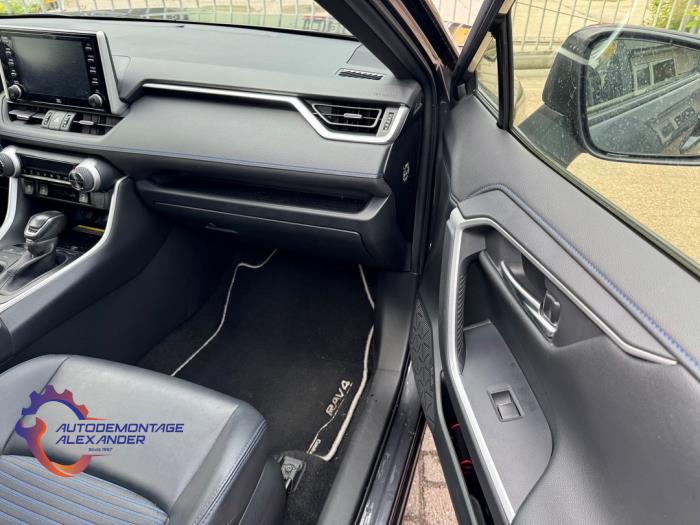 Toyota RAV4 2.5 Hybrid 16V AWD Sloopvoertuig (2019, Grijs)