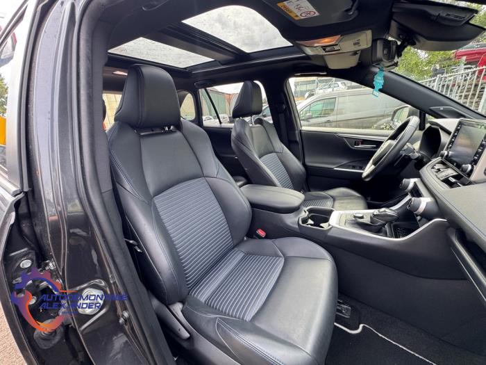 Toyota RAV4 2.5 Hybrid 16V AWD Sloopvoertuig (2019, Grijs)